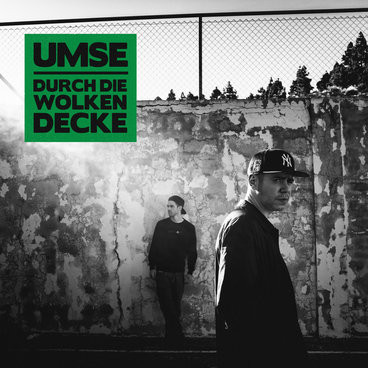 DURCH DIE WOLKENDECKE