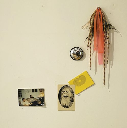 MEETS THE MIGHTY FLASHLIGHT