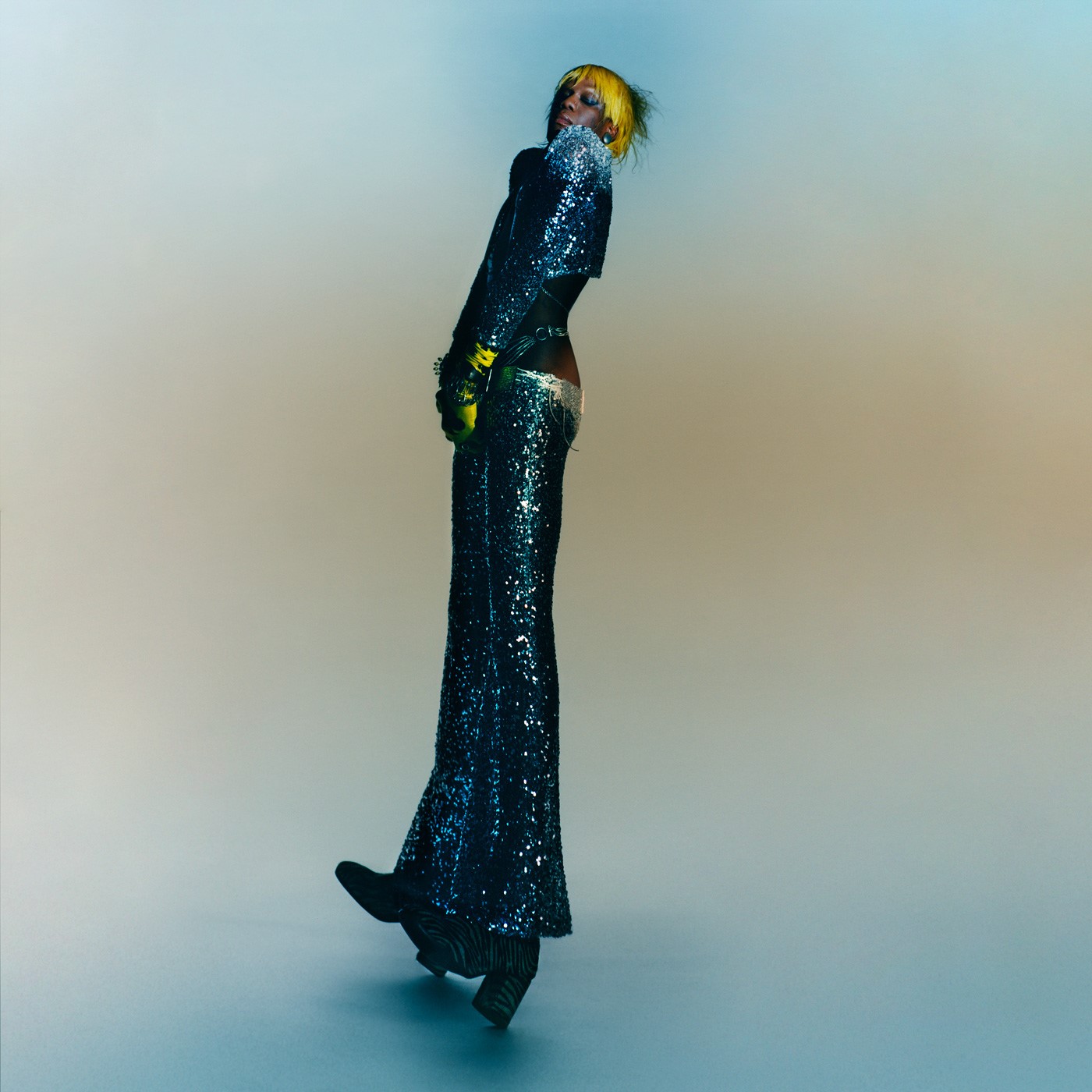 PRAISE A LORD WHO CHEWS BUT WHICH DOES NOT CONSUME