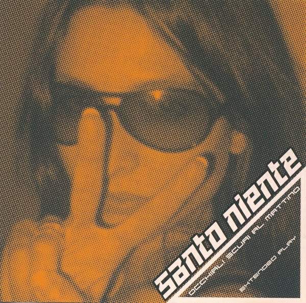 OCCHIALI SCURI AL MATTINO