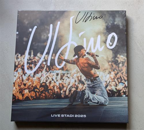 ULTIMO LIVE STADI 2025 – BOX TRIPLO VINILE AUTOGRAFATO